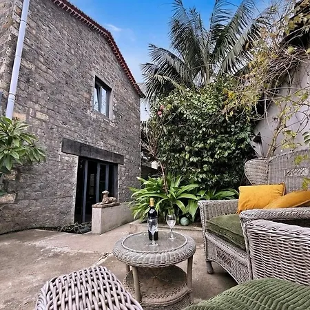 Βίλα Urban Atlantico *